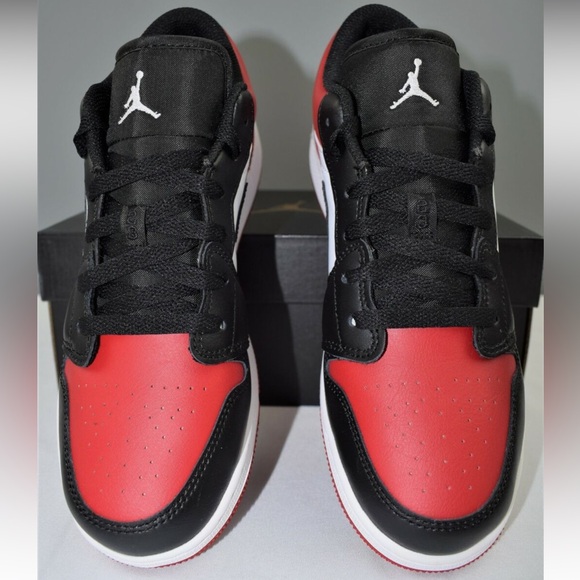Nike Air Jordan 1 Low Bred Toe Chicago Red Size GS 6.5Y BRAND NEW without box - Picture 2 of 5